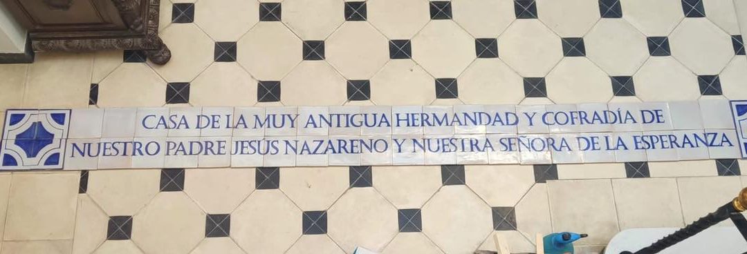 Un mosaico del ceramista Jesús Alcarazo presidirá la remodelada fachada de la Casa Hermandad